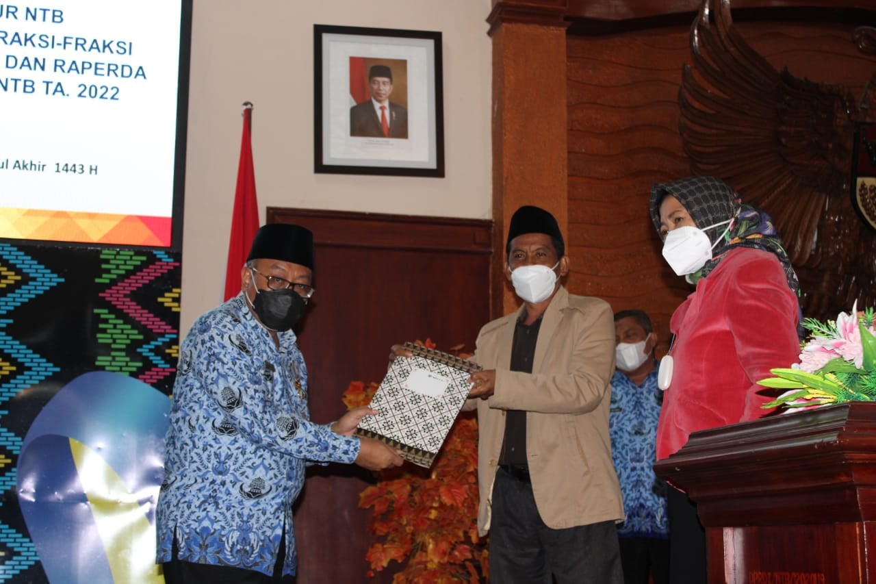 paripurna-jawaban-gubernur-ntb-atas-pandangan-umum-fraksi-fraksi